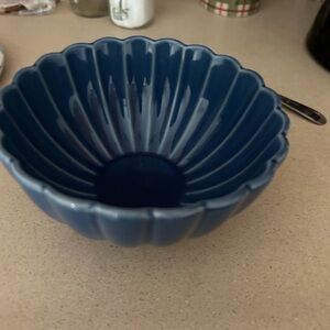 The Pioneer Woman Deep Blue Scalloped Bowl